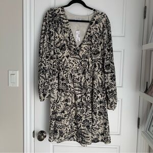NWT -Reitmans  Floral V-Neck Long Sleeve Dress - Black on Cream